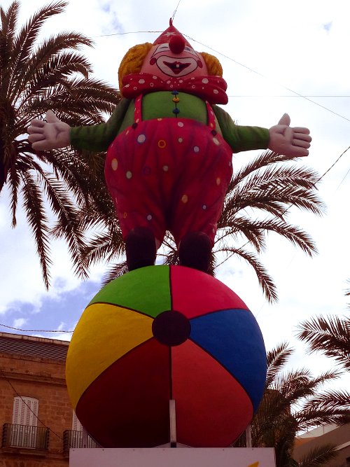 A Novice Guide to Carnaval in Cádiz - Travel-Ling