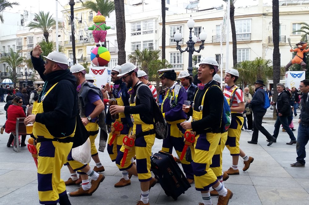 How to Dress for Cádiz Carnaval - lauren on location