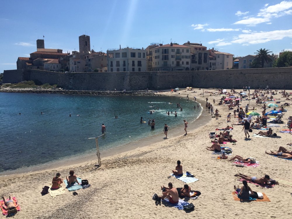 How a Medieval Tannery Town on the French Riviera Became Perfume